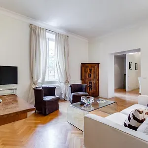 Pantheon Exclusive House Rome